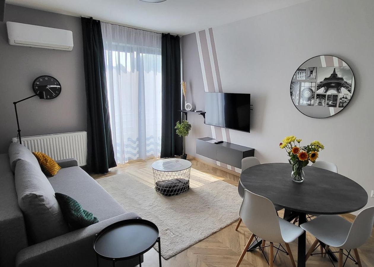 Dotis Apartman Тата Екстер'єр фото
