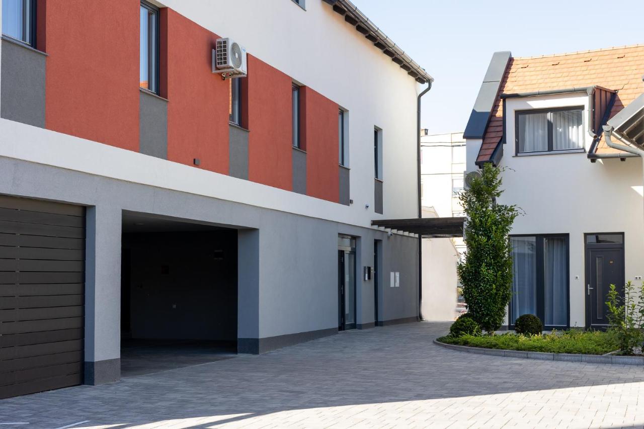 Dotis Apartman Тата Екстер'єр фото