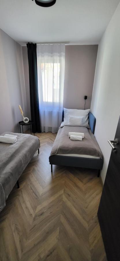 Dotis Apartman Тата Екстер'єр фото